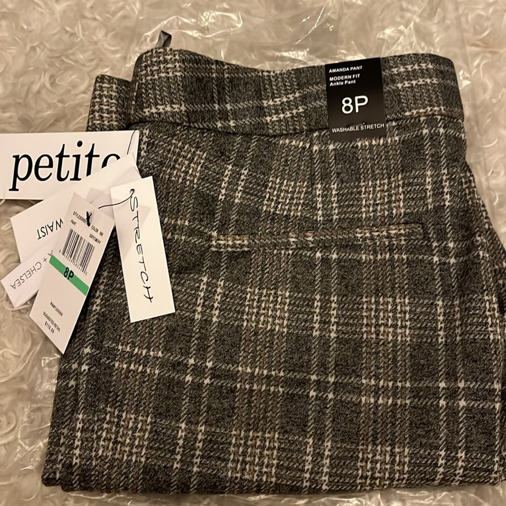 Size 8 petite Amanda pants, modern fit ankle pants